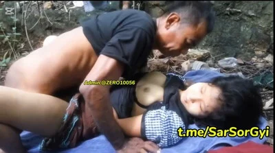 ပါးပြင်မှာ သနပ်ခါးလေးနဲ့ – Myanmar Video