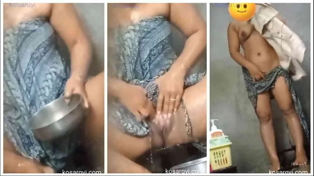 ရေချိုးနေတဲ့ အန်တီ – A Woman Shower At Home – Homemade New